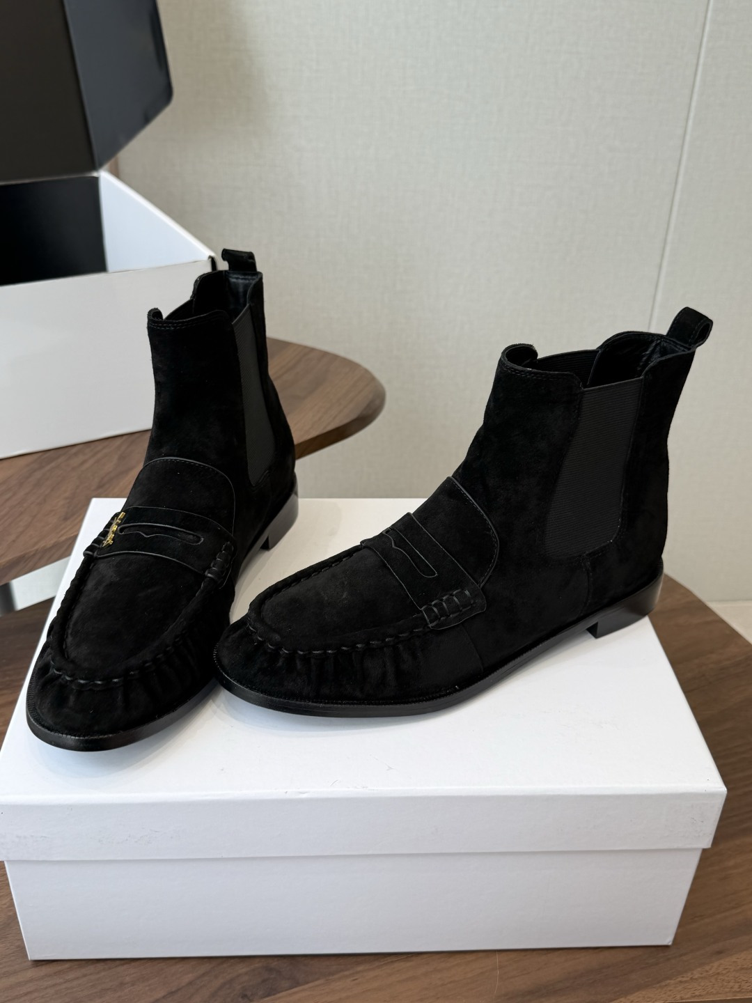 （⚠️官网同步✈️盒包装） YSL Yves Saint Laurent  (杨树林）大爆款情侣 樂福鞋小牛皮制造  平