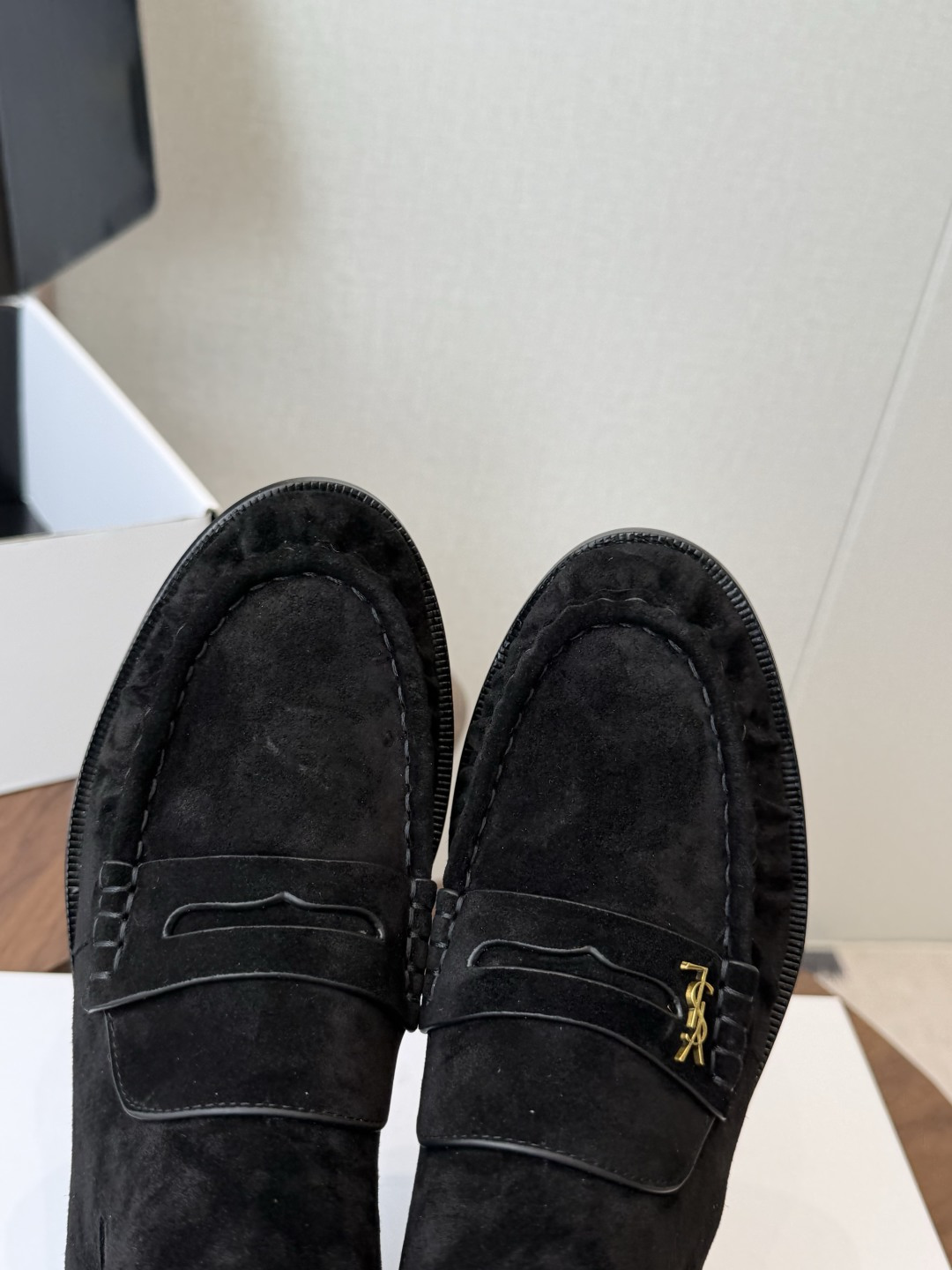（⚠️官网同步✈️盒包装） YSL Yves Saint Laurent  (杨树林）大爆款情侣 樂福鞋小牛皮制造  平