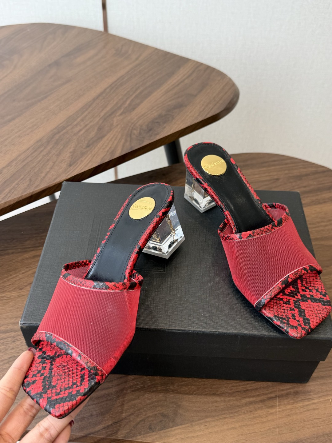 Saint Laurent / 圣罗兰LeeYSL 26ss姐姐的美丽尤物又是人间圣罗兰 Rose同款的高跟鞋凉鞋拖鞋化