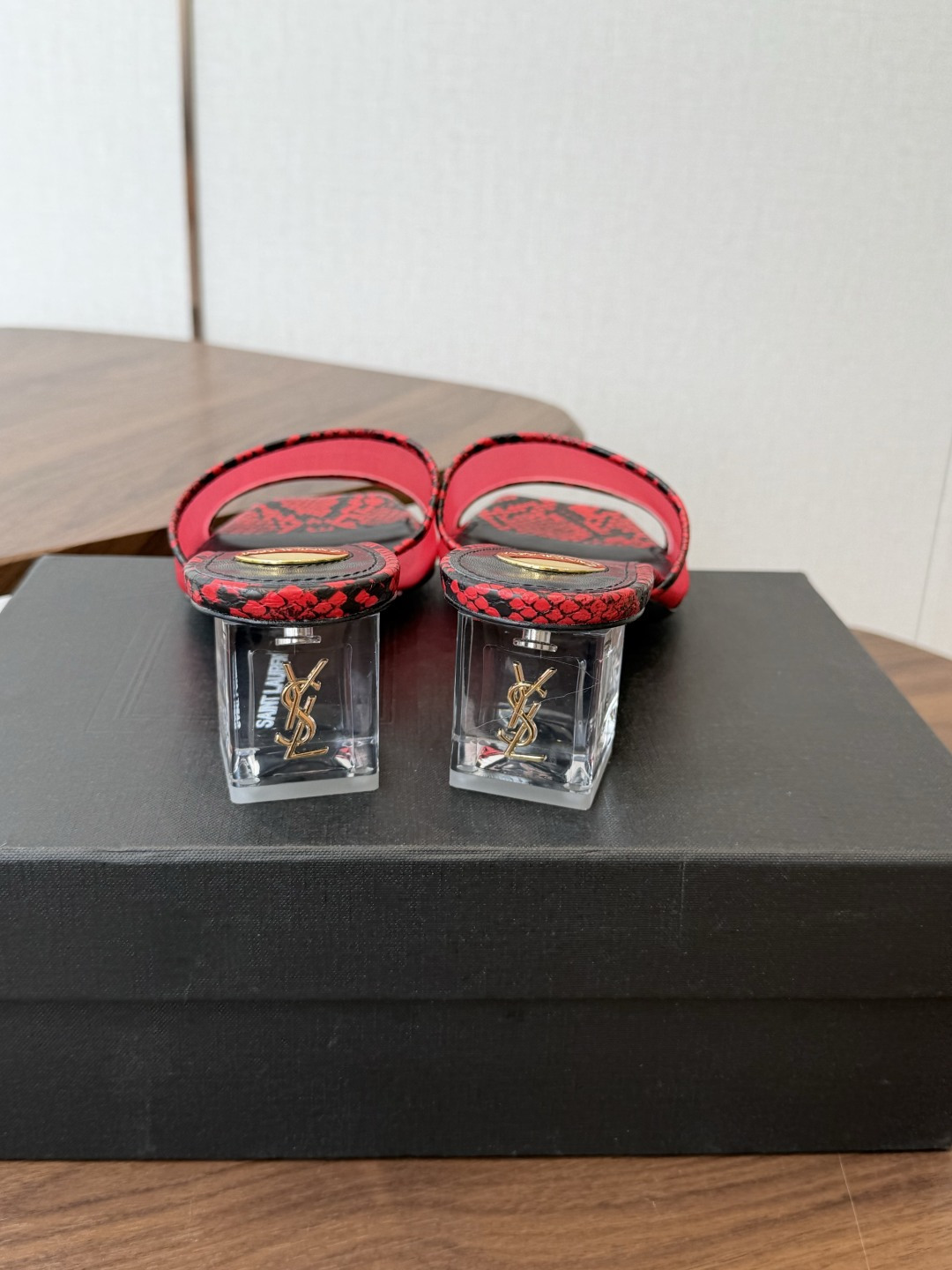 Saint Laurent / 圣罗兰LeeYSL 26ss姐姐的美丽尤物又是人间圣罗兰 Rose同款的高跟鞋凉鞋拖鞋化