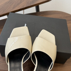 Saint Laurent / 圣罗兰LeeYSL 26ss姐姐的美丽尤物又是人间圣罗兰 Rose同款的高跟鞋凉鞋拖鞋化 Saint Laurent / 圣罗兰LeeYSL 26ss姐姐的美丽尤物又是人间圣罗兰 Rose同款的高跟鞋凉鞋拖鞋化