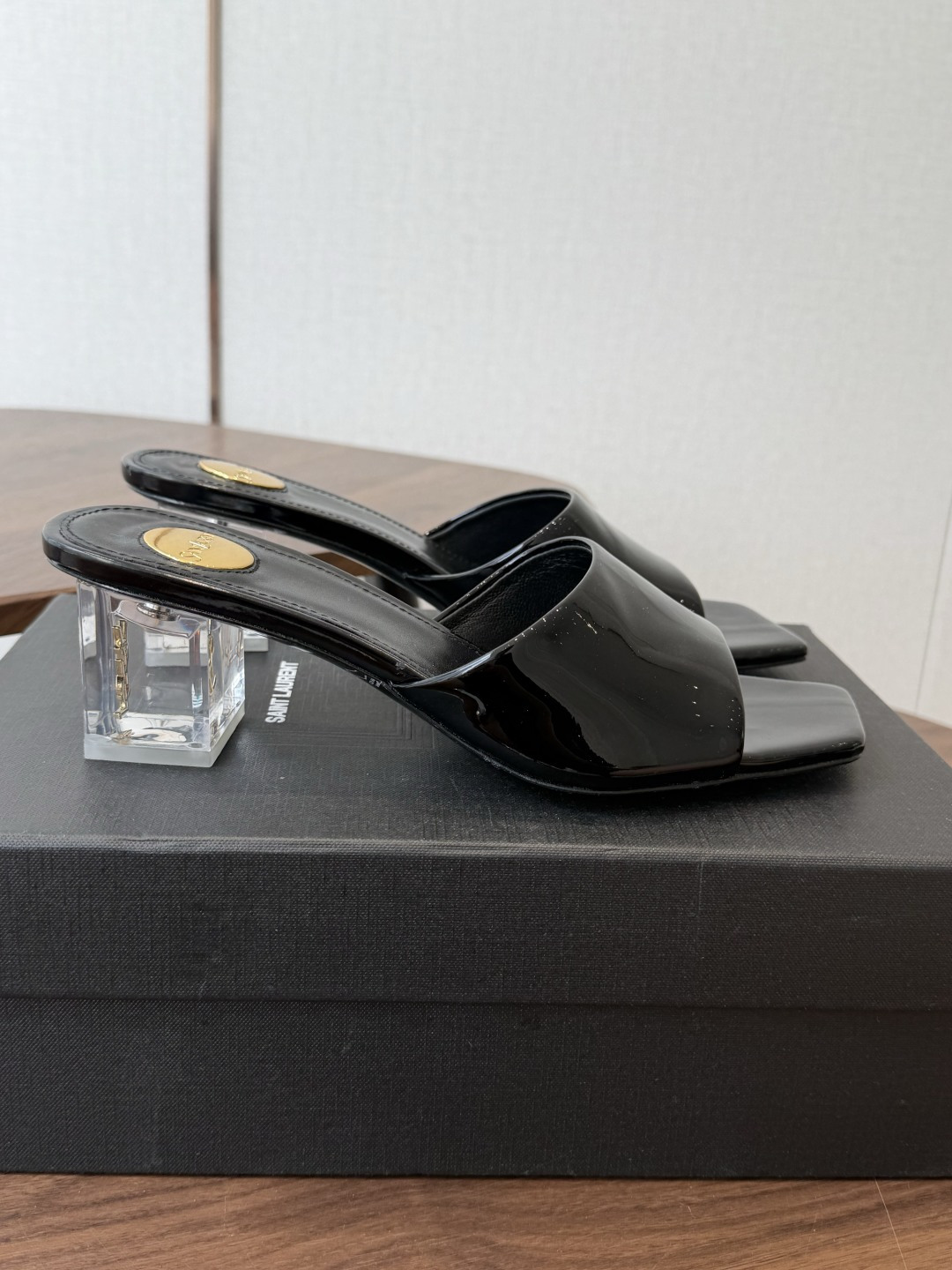 Saint Laurent / 圣罗兰LeeYSL 26ss姐姐的美丽尤物又是人间圣罗兰 Rose同款的高跟鞋凉鞋拖鞋化