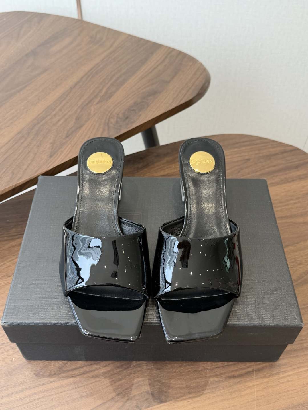 Saint Laurent / 圣罗兰LeeYSL 26ss姐姐的美丽尤物又是人间圣罗兰 Rose同款的高跟鞋凉鞋拖鞋化