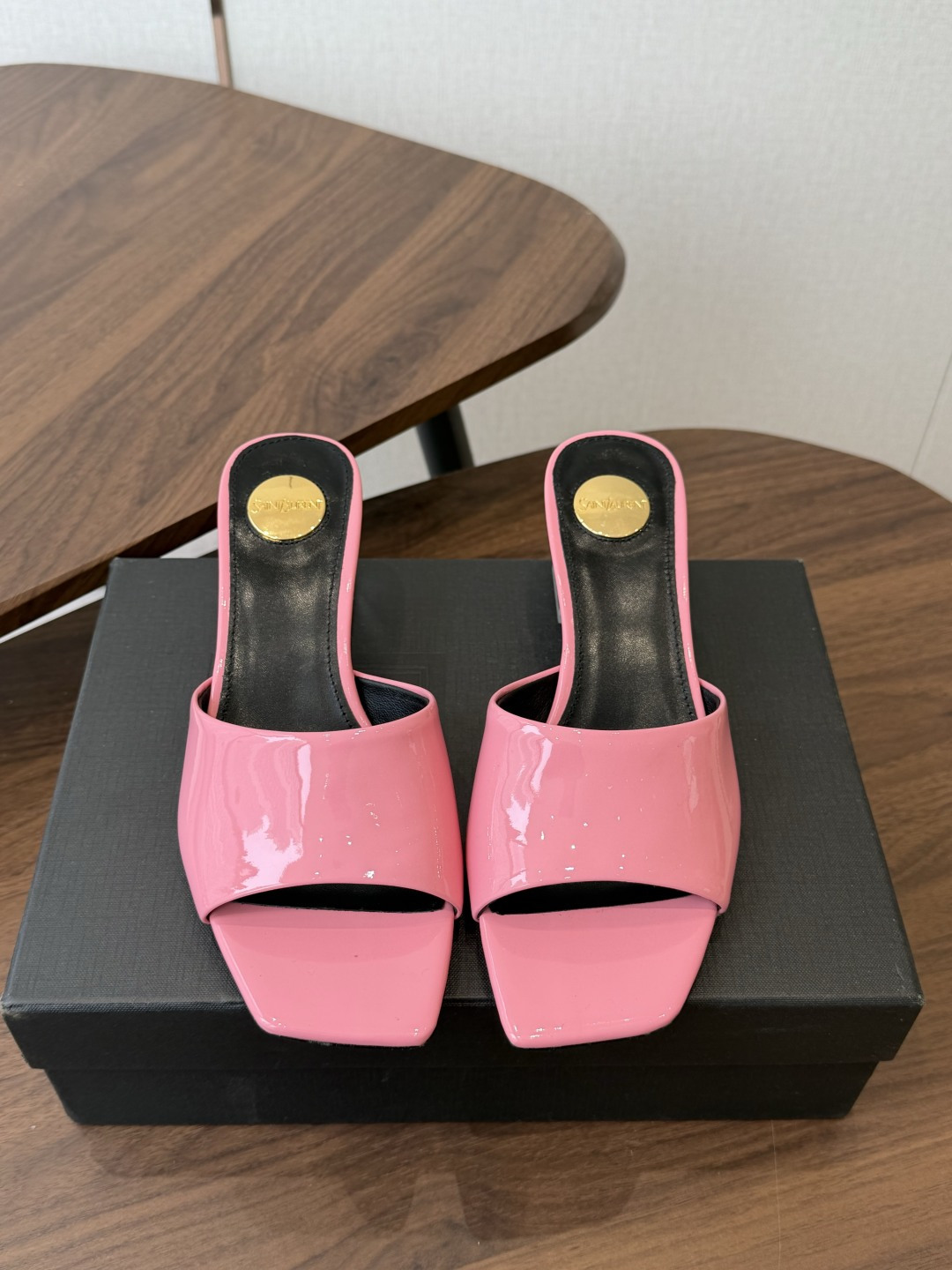 Saint Laurent / 圣罗兰LeeYSL 26ss姐姐的美丽尤物又是人间圣罗兰 Rose同款的高跟鞋凉鞋拖鞋化