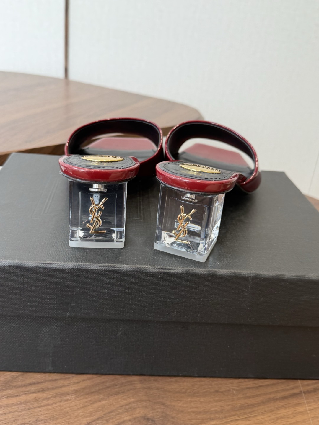 Saint Laurent / 圣罗兰LeeYSL 26ss姐姐的美丽尤物又是人间圣罗兰 Rose同款的高跟鞋凉鞋拖鞋化 Saint Laurent / 圣罗兰LeeYSL 26ss姐姐的美丽尤物又是人间圣罗兰 Rose同款的高跟鞋凉鞋拖鞋化