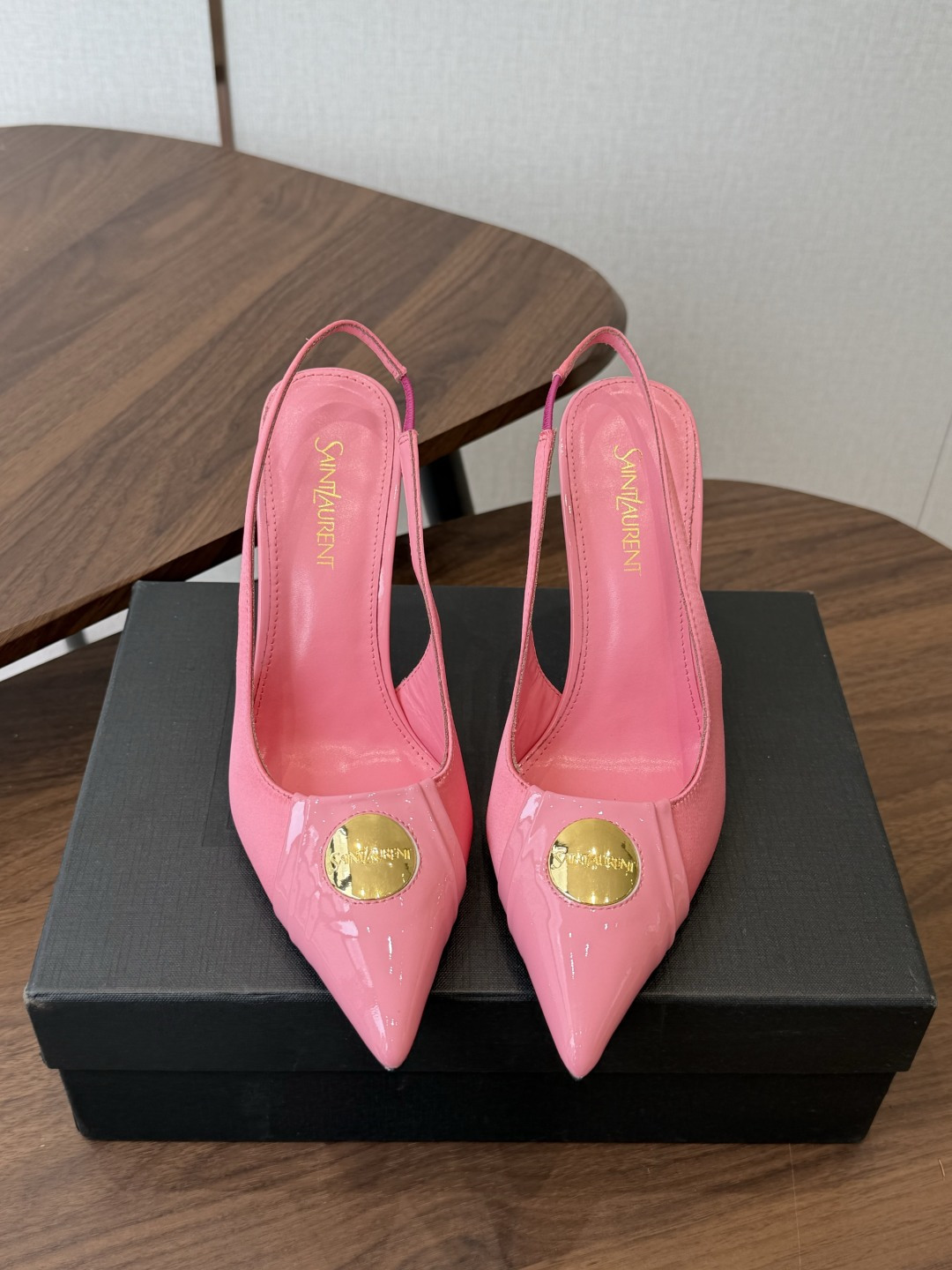 Saint Laurent / 圣罗兰LeeYSL姐姐的美丽尤物又是人间圣罗兰 Rose同款的高跟鞋凉鞋拖鞋化很好修饰脚