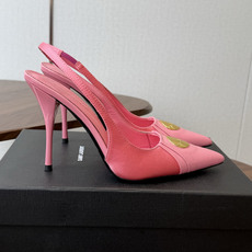 Saint Laurent / 圣罗兰LeeYSL姐姐的美丽尤物又是人间圣罗兰 Rose同款的高跟鞋凉鞋拖鞋化很好修饰脚 Saint Laurent / 圣罗兰LeeYSL姐姐的美丽尤物又是人间圣罗兰 Rose同款的高跟鞋凉鞋拖鞋化很好修饰脚