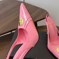 Saint Laurent / 圣罗兰LeeYSL姐姐的美丽尤物又是人间圣罗兰 Rose同款的高跟鞋凉鞋拖鞋化很好修饰脚 Saint Laurent / 圣罗兰LeeYSL姐姐的美丽尤物又是人间圣罗兰 Rose同款的高跟鞋凉鞋拖鞋化很好修饰脚