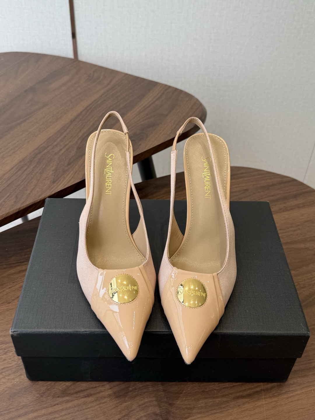 Saint Laurent / 圣罗兰LeeYSL姐姐的美丽尤物又是人间圣罗兰 Rose同款的高跟鞋凉鞋拖鞋化很好修饰脚