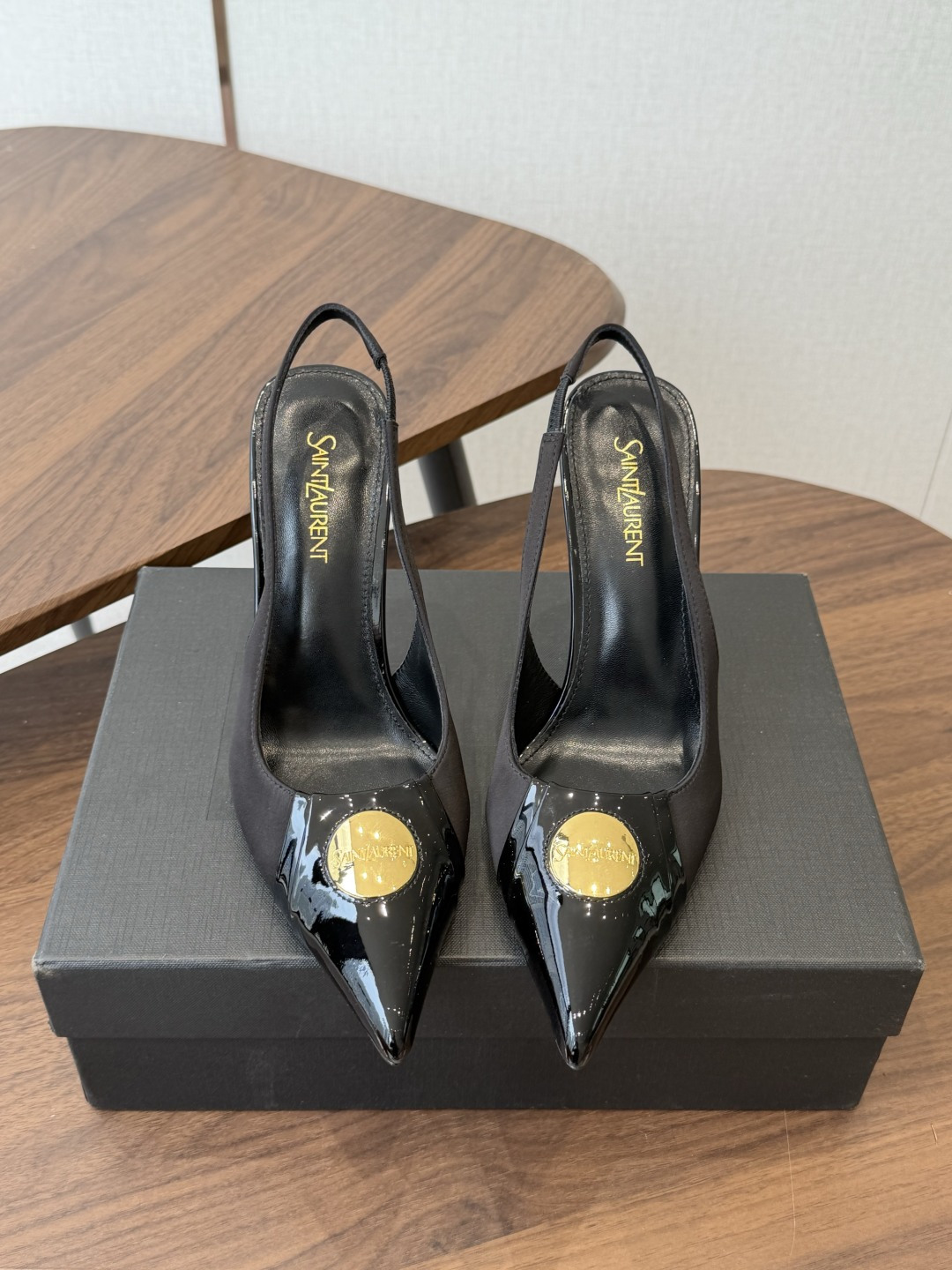 Saint Laurent / 圣罗兰LeeYSL姐姐的美丽尤物又是人间圣罗兰 Rose同款的高跟鞋凉鞋拖鞋化很好修饰脚