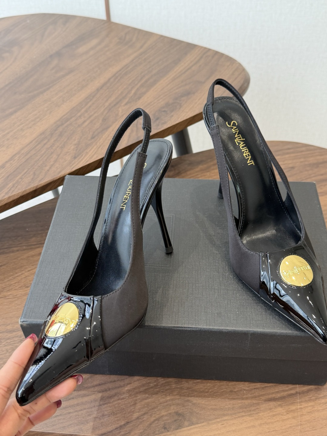 Saint Laurent / 圣罗兰LeeYSL姐姐的美丽尤物又是人间圣罗兰 Rose同款的高跟鞋凉鞋拖鞋化很好修饰脚 Saint Laurent / 圣罗兰LeeYSL姐姐的美丽尤物又是人间圣罗兰 Rose同款的高跟鞋凉鞋拖鞋化很好修饰脚