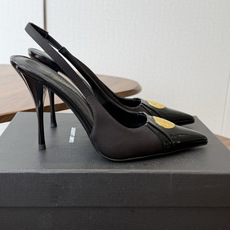 Saint Laurent / 圣罗兰LeeYSL姐姐的美丽尤物又是人间圣罗兰 Rose同款的高跟鞋凉鞋拖鞋化很好修饰脚 Saint Laurent / 圣罗兰LeeYSL姐姐的美丽尤物又是人间圣罗兰 Rose同款的高跟鞋凉鞋拖鞋化很好修饰脚