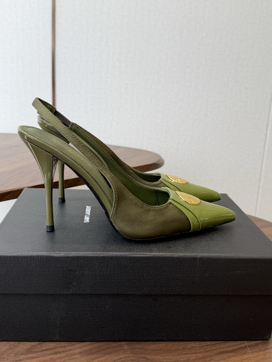 Saint Laurent / 圣罗兰LeeYSL姐姐的美丽尤物又是人间圣罗兰 Rose同款的高跟鞋凉鞋拖鞋化很好修饰脚 Saint Laurent / 圣罗兰LeeYSL姐姐的美丽尤物又是人间圣罗兰 Rose同款的高跟鞋凉鞋拖鞋化很好修饰脚