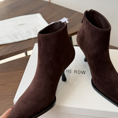 TheRow 26ss 秋冬短靴 后拉链款 短靴 THE ROW靴 是我今年买的最好的一双靴子,坡跟隐形增高,穿上立马可 TheRow 26ss 秋冬短靴 后拉链款 短靴 THE ROW靴 是我今年买的最好的一双靴子,坡跟隐形增高,穿上立马可