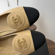 莞产Chanel26SS早春新款拼色尖头平底鞋 把法式优雅踩在脚下,标志性双C压纹与撞色鞋头 是跨越时光的经典符号。尖头 莞产Chanel26SS早春新款拼色尖头平底鞋 把法式优雅踩在脚下,标志性双C压纹与撞色鞋头 是跨越时光的经典符号。尖头