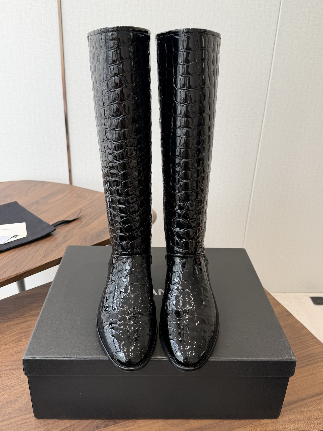 CHANEL 香奈儿 26ss 小香秋冬新款 简约 骑士靴 这款靴子真的是帅气时尚的代表 低调不失奢华！简约时尚个性又大