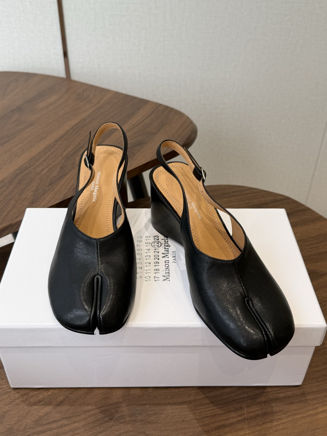 Maison Margiela丨MM6马吉拉26ss新款坡跟分趾鞋 Tabi分趾凉鞋 原版开模双层真皮鞋底 原版套楦鞋型