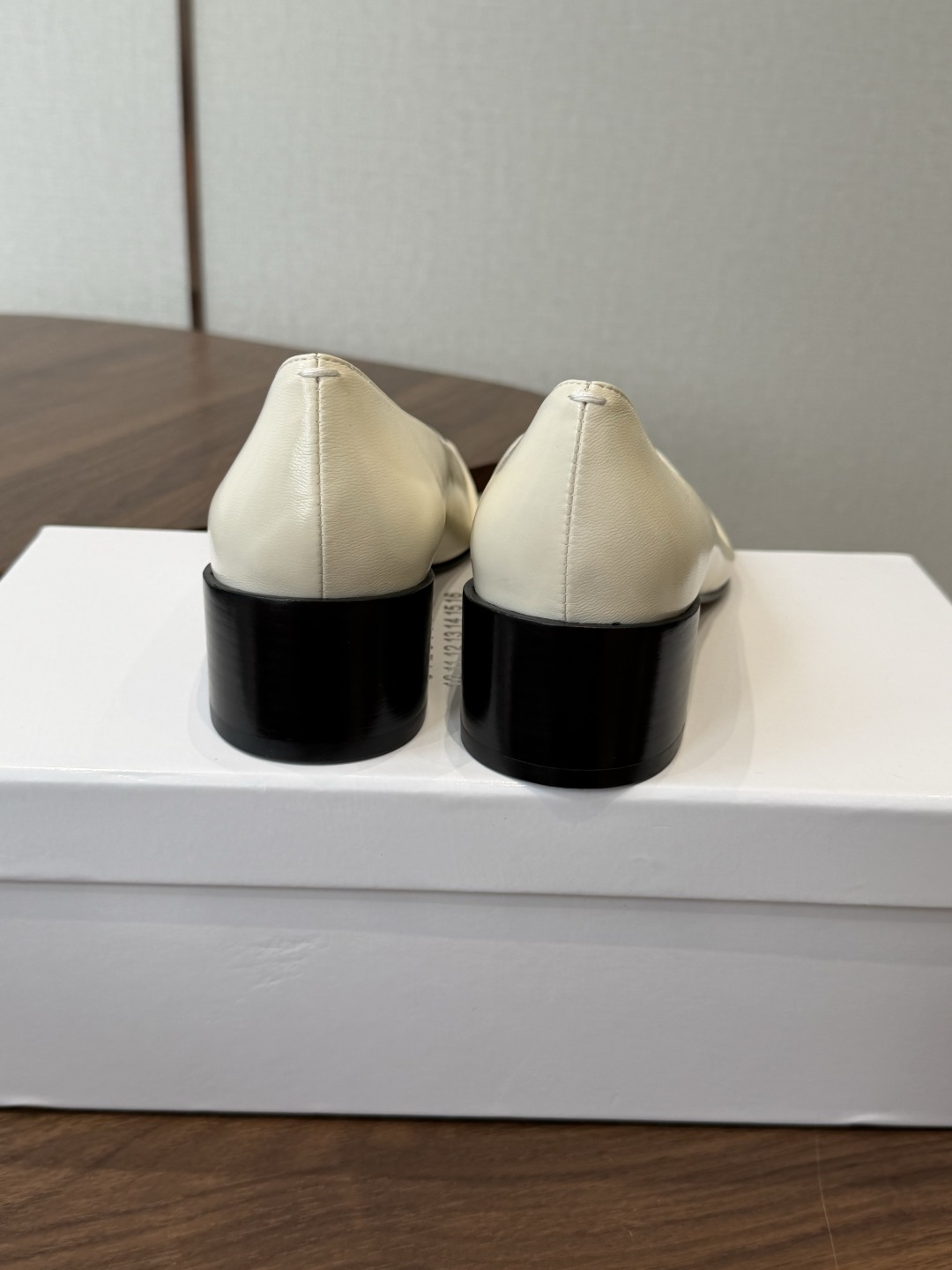 Maison Margiela丨MM6马吉拉26ss方头高跟鞋 原版开模真皮鞋底 原版套楦鞋型很大方 搭配各种风格都 轻 Maison Margiela丨MM6马吉拉26ss方头高跟鞋 原版开模真皮鞋底 原版套楦鞋型很大方 搭配各种风格都 轻