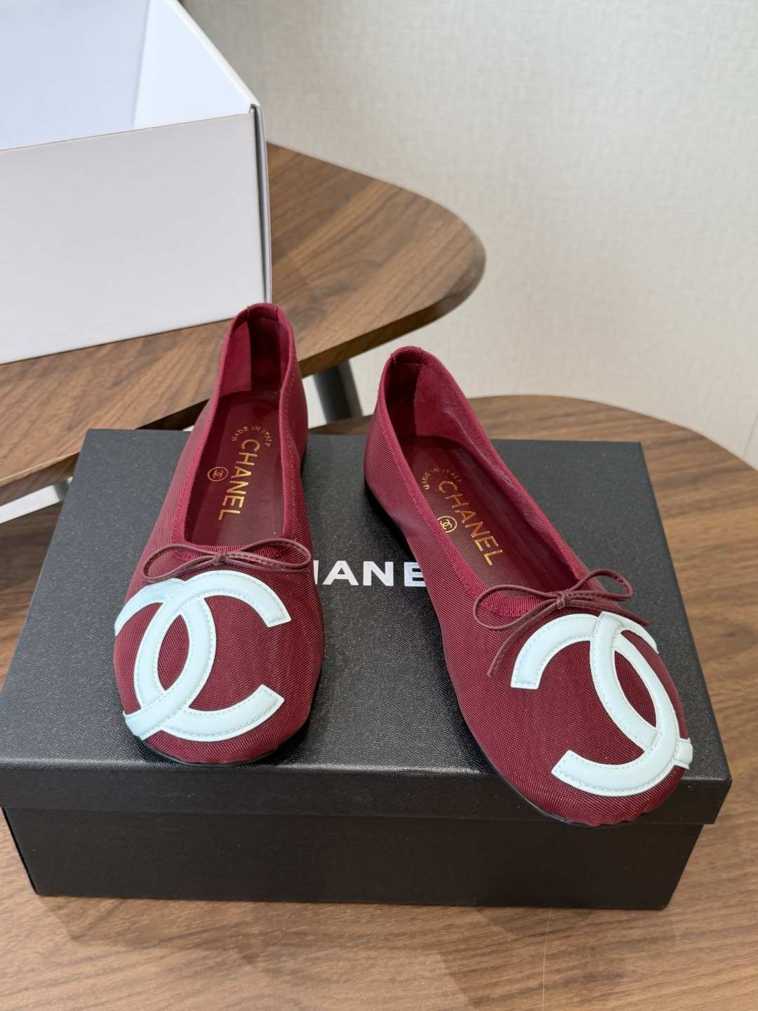 Chanel 26ss 春夏系列芭蕾舞鞋 网鞋 清凉款 非常火的大双C设计手工车线非常耗时耗力 面料:网纱/进口混种小羊 Chanel 26ss 春夏系列芭蕾舞鞋 网鞋 清凉款 非常火的大双C设计手工车线非常耗时耗力 面料:网纱/进口混种小羊