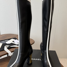 CHANEL 香奈儿 26ss 小香秋冬新款 简约 骑士靴 这款靴子真的是帅气时尚的代表 低调不失奢华!简约时尚个性又大 CHANEL 香奈儿 26ss 小香秋冬新款 简约 骑士靴 这款靴子真的是帅气时尚的代表 低调不失奢华!简约时尚个性又大