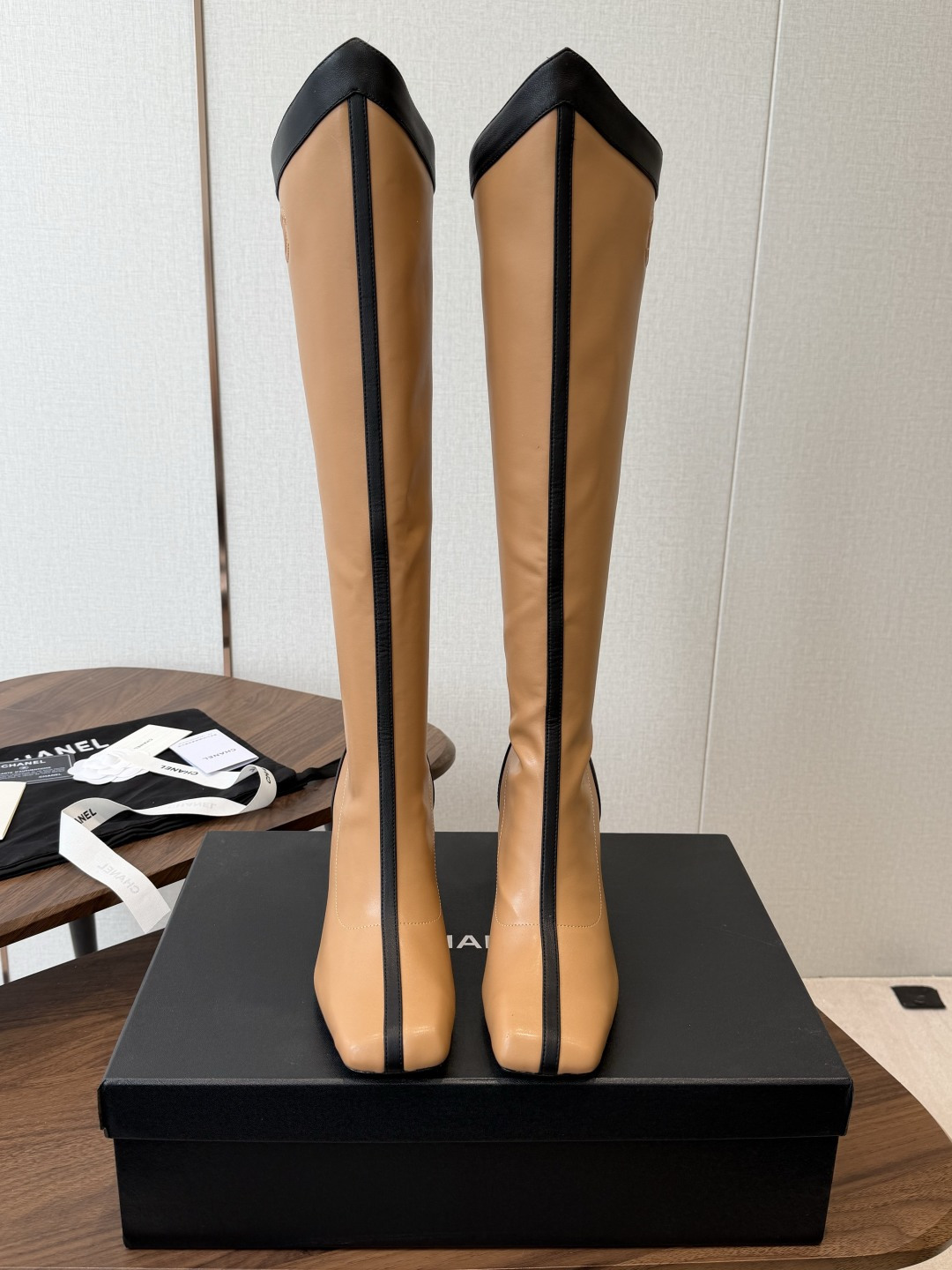 CHANEL 香奈儿 26ss 小香秋冬新款 简约 骑士靴 这款靴子真的是帅气时尚的代表 低调不失奢华！简约时尚个性又大