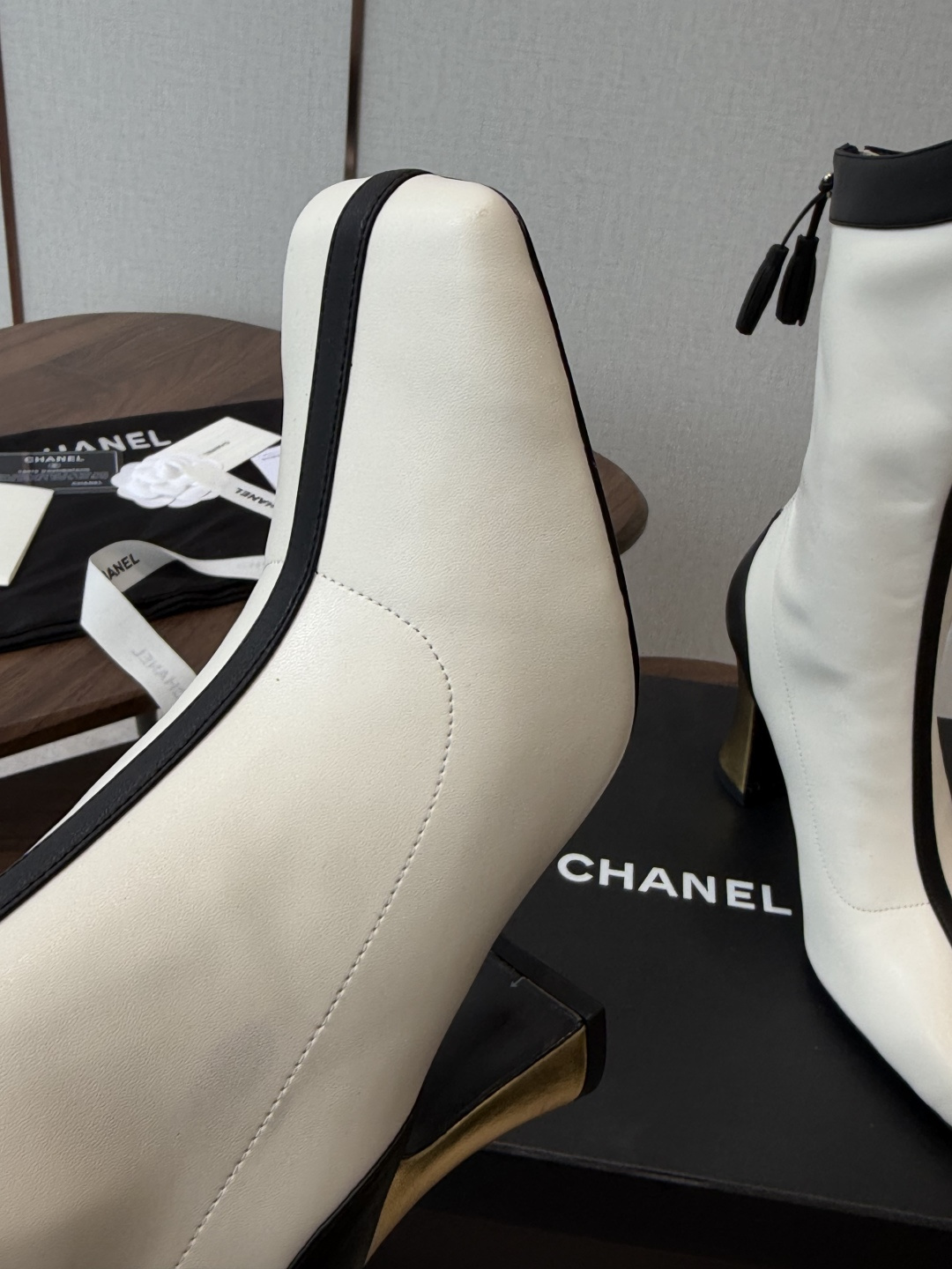 CHANEL 香奈儿 26ss 小香秋冬新款 简约 骑士靴 这款靴子真的是帅气时尚的代表 低调不失奢华！简约时尚个性又大