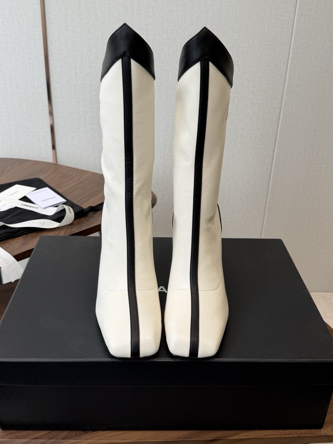 CHANEL 香奈儿 26ss 小香秋冬新款 简约 骑士靴 这款靴子真的是帅气时尚的代表 低调不失奢华！简约时尚个性又大