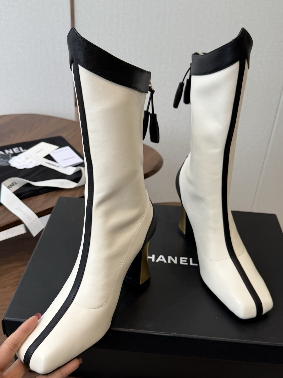 CHANEL 香奈儿 26ss 小香秋冬新款 简约 骑士靴 这款靴子真的是帅气时尚的代表 低调不失奢华！简约时尚个性又大