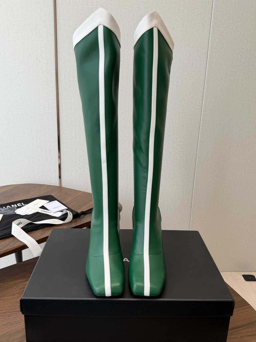 CHANEL 香奈儿 26ss 小香秋冬新款 简约 骑士靴 这款靴子真的是帅气时尚的代表 低调不失奢华！简约时尚个性又大