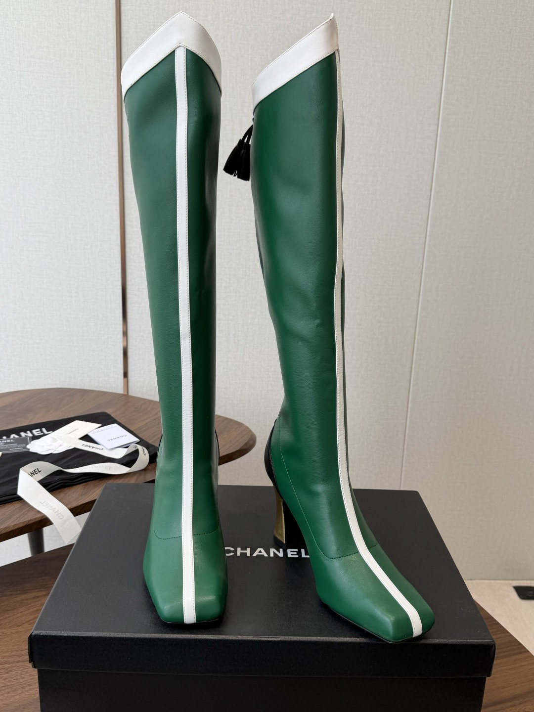 CHANEL 香奈儿 26ss 小香秋冬新款 简约 骑士靴 这款靴子真的是帅气时尚的代表 低调不失奢华！简约时尚个性又大