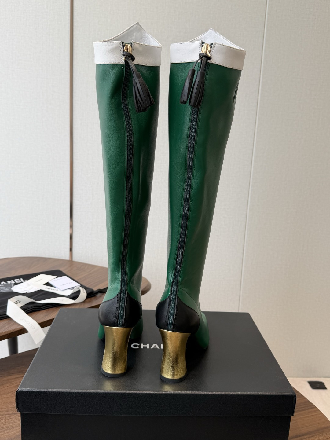 CHANEL 香奈儿 26ss 小香秋冬新款 简约 骑士靴 这款靴子真的是帅气时尚的代表 低调不失奢华！简约时尚个性又大