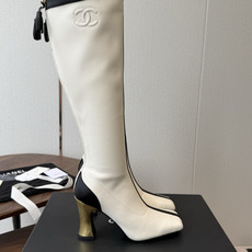 CHANEL 香奈儿 26ss 小香秋冬新款 简约 骑士靴 这款靴子真的是帅气时尚的代表 低调不失奢华!简约时尚个性又大 CHANEL 香奈儿 26ss 小香秋冬新款 简约 骑士靴 这款靴子真的是帅气时尚的代表 低调不失奢华!简约时尚个性又大