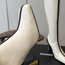 CHANEL 香奈儿 26ss 小香秋冬新款 简约 骑士靴 这款靴子真的是帅气时尚的代表 低调不失奢华!简约时尚个性又大 CHANEL 香奈儿 26ss 小香秋冬新款 简约 骑士靴 这款靴子真的是帅气时尚的代表 低调不失奢华!简约时尚个性又大