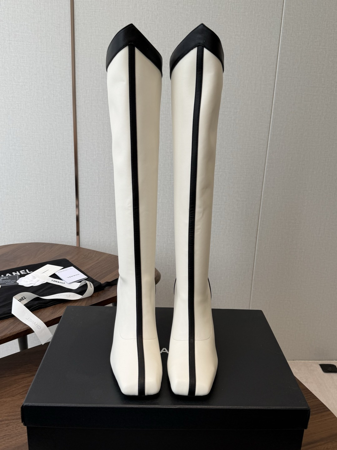 CHANEL 香奈儿 26ss 小香秋冬新款 简约 骑士靴 这款靴子真的是帅气时尚的代表 低调不失奢华！简约时尚个性又大
