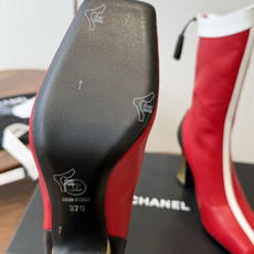 CHANEL 香奈儿 26ss 小香秋冬新款 简约 骑士靴 这款靴子真的是帅气时尚的代表 低调不失奢华!简约时尚个性又大 CHANEL 香奈儿 26ss 小香秋冬新款 简约 骑士靴 这款靴子真的是帅气时尚的代表 低调不失奢华!简约时尚个性又大