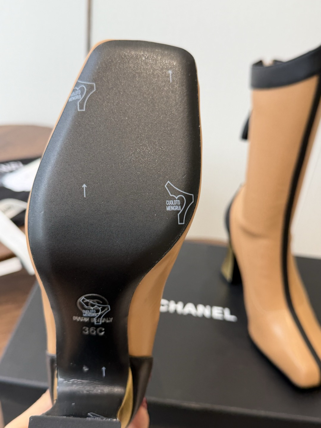 CHANEL 香奈儿 26ss 小香秋冬新款 简约 骑士靴 这款靴子真的是帅气时尚的代表 低调不失奢华！简约时尚个性又大