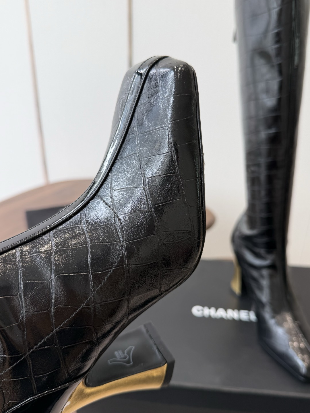 CHANEL 香奈儿 26ss 小香秋冬新款 简约 骑士靴 这款靴子真的是帅气时尚的代表 低调不失奢华！简约时尚个性又大