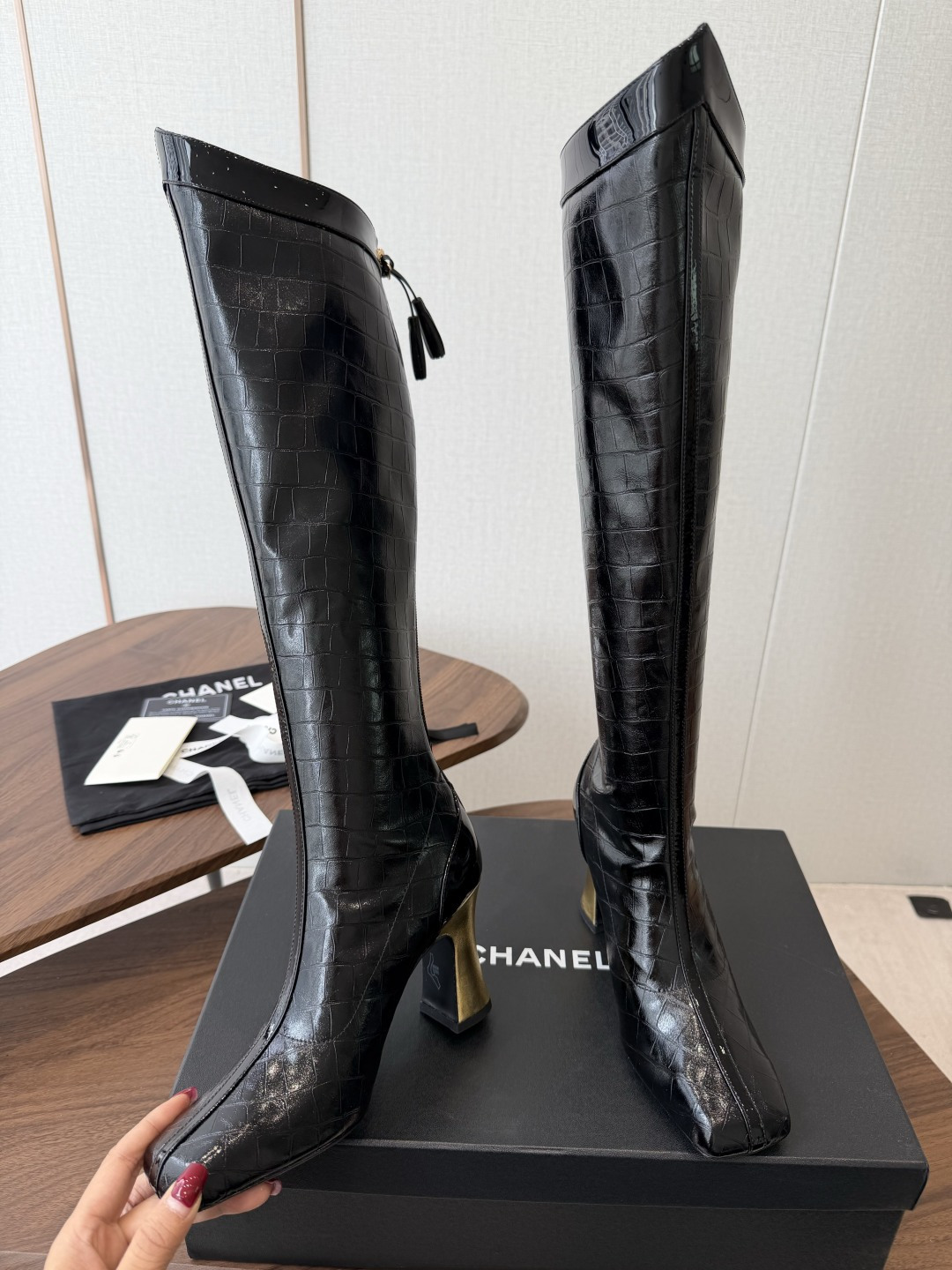 CHANEL 香奈儿 26ss 小香秋冬新款 简约 骑士靴 这款靴子真的是帅气时尚的代表 低调不失奢华！简约时尚个性又大