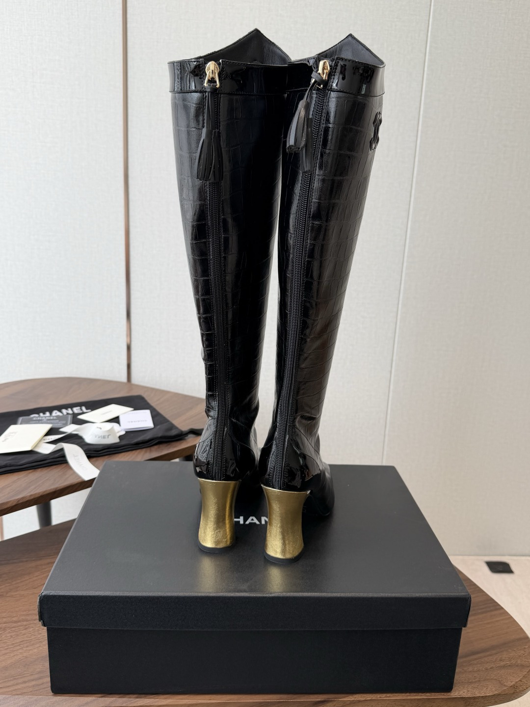 CHANEL 香奈儿 26ss 小香秋冬新款 简约 骑士靴 这款靴子真的是帅气时尚的代表 低调不失奢华！简约时尚个性又大