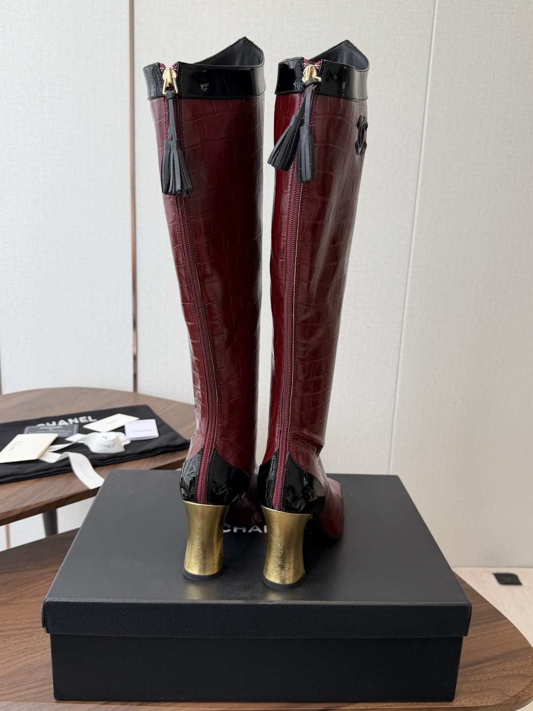 CHANEL 香奈儿 26ss 小香秋冬新款 简约 骑士靴 这款靴子真的是帅气时尚的代表 低调不失奢华!简约时尚个性又大 CHANEL 香奈儿 26ss 小香秋冬新款 简约 骑士靴 这款靴子真的是帅气时尚的代表 低调不失奢华!简约时尚个性又大