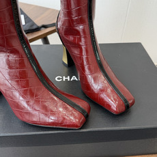 CHANEL 香奈儿 26ss 小香秋冬新款 简约 骑士靴 这款靴子真的是帅气时尚的代表 低调不失奢华!简约时尚个性又大 CHANEL 香奈儿 26ss 小香秋冬新款 简约 骑士靴 这款靴子真的是帅气时尚的代表 低调不失奢华!简约时尚个性又大
