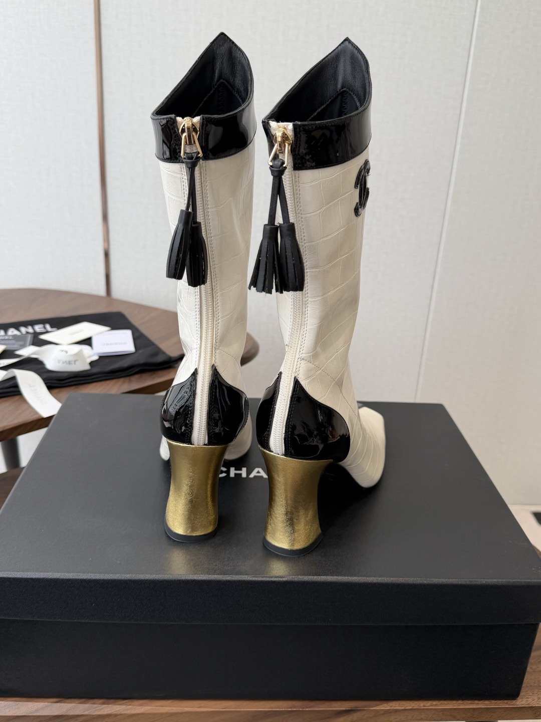 CHANEL 香奈儿 26ss 小香秋冬新款 简约 骑士靴 这款靴子真的是帅气时尚的代表 低调不失奢华！简约时尚个性又大