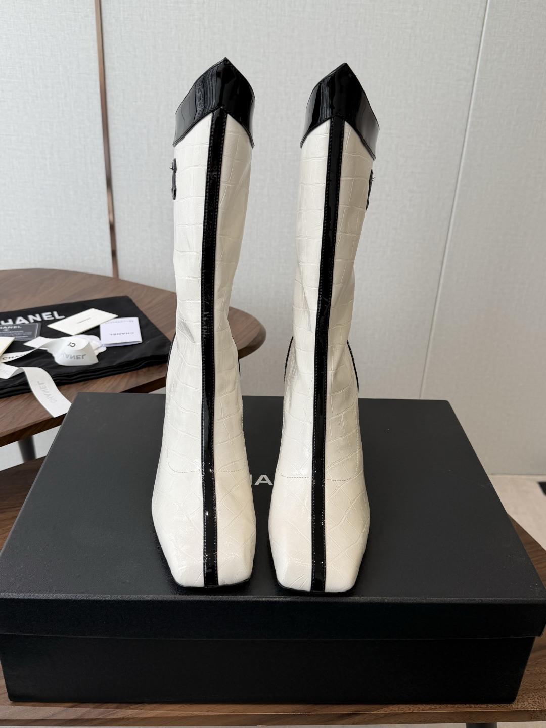 CHANEL 香奈儿 26ss 小香秋冬新款 简约 骑士靴 这款靴子真的是帅气时尚的代表 低调不失奢华！简约时尚个性又大
