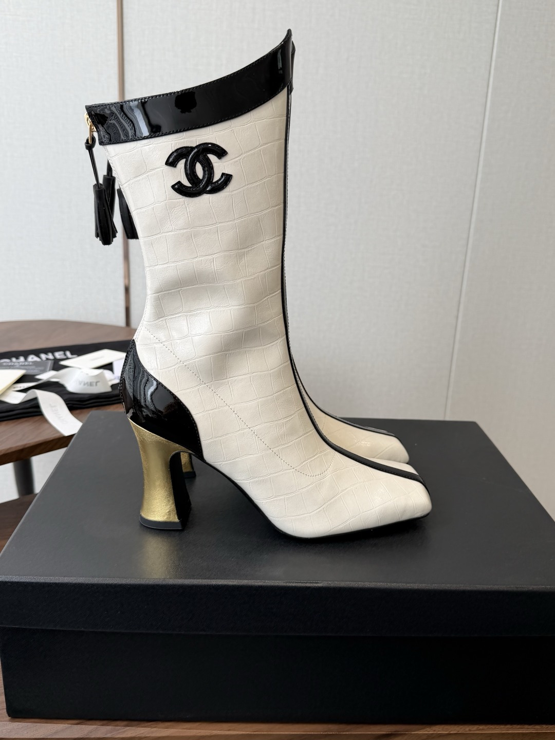 CHANEL 香奈儿 26ss 小香秋冬新款 简约 骑士靴 这款靴子真的是帅气时尚的代表 低调不失奢华！简约时尚个性又大
