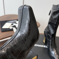 CHANEL 香奈儿 26ss 小香秋冬新款 简约 骑士靴 这款靴子真的是帅气时尚的代表 低调不失奢华!简约时尚个性又大 CHANEL 香奈儿 26ss 小香秋冬新款 简约 骑士靴 这款靴子真的是帅气时尚的代表 低调不失奢华!简约时尚个性又大