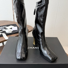 CHANEL 香奈儿 26ss 小香秋冬新款 简约 骑士靴 这款靴子真的是帅气时尚的代表 低调不失奢华!简约时尚个性又大 CHANEL 香奈儿 26ss 小香秋冬新款 简约 骑士靴 这款靴子真的是帅气时尚的代表 低调不失奢华!简约时尚个性又大