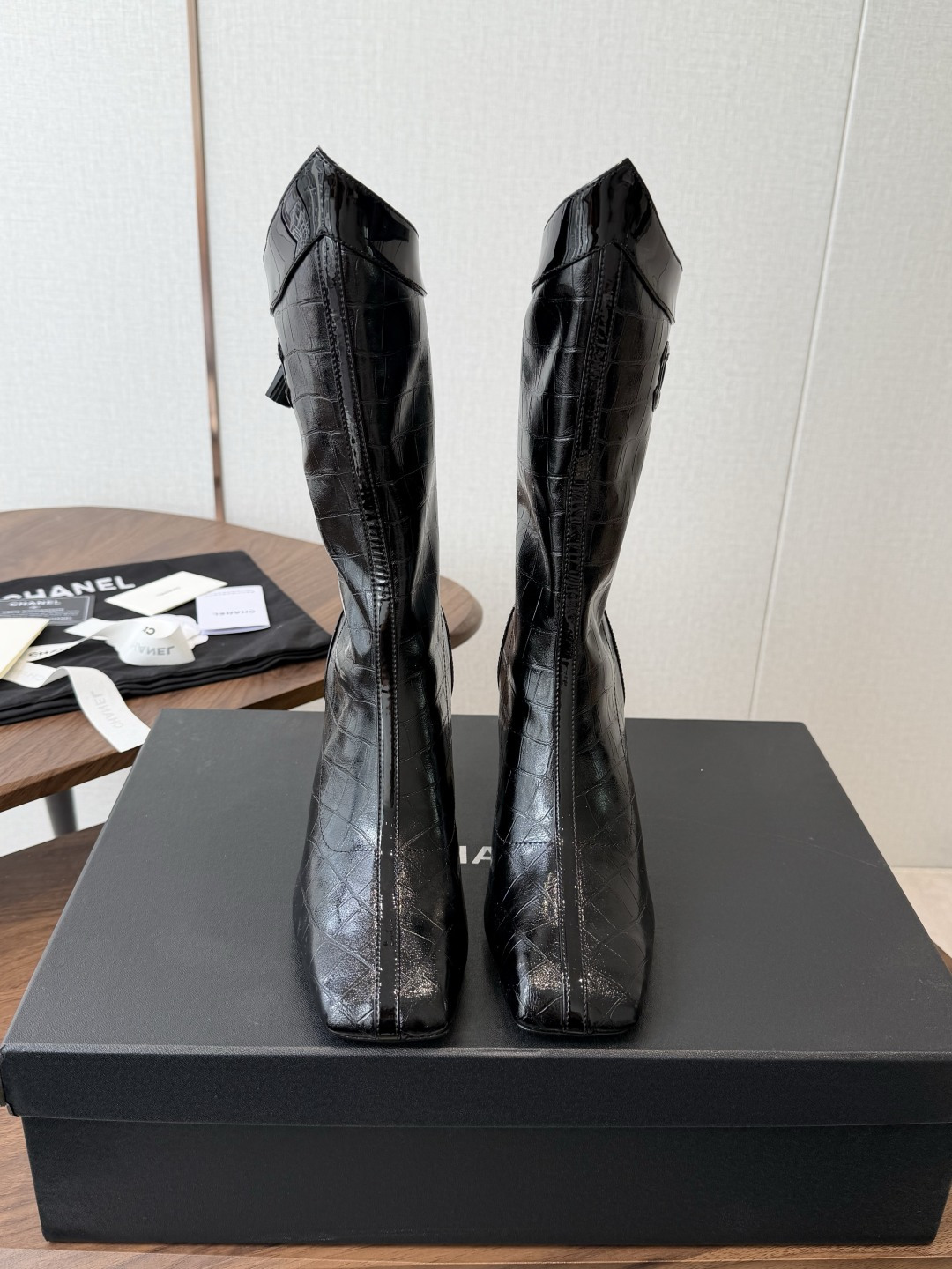 CHANEL 香奈儿 26ss 小香秋冬新款 简约 骑士靴 这款靴子真的是帅气时尚的代表 低调不失奢华！简约时尚个性又大