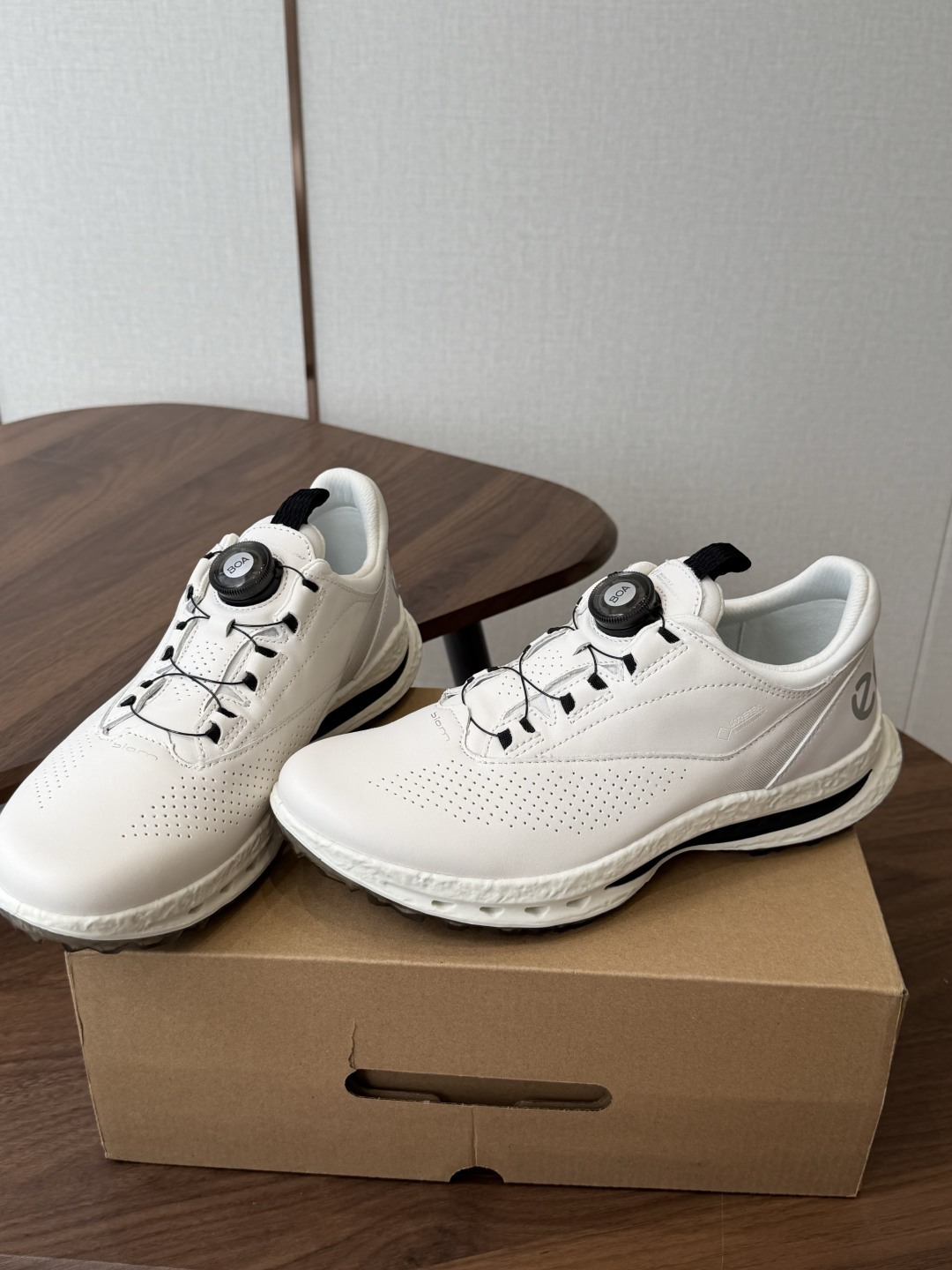 Ecco/爱步高尔夫球鞋 男26ss新品BIOM健步C5牛皮轻盈柔软透气BOA男鞋!简单的大气的鞋面设计,老钱风休闲款, Ecco/爱步高尔夫球鞋 男26ss新品BIOM健步C5牛皮轻盈柔软透气BOA男鞋!简单的大气的鞋面设计,老钱风休闲款,