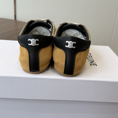 Celine 26ss 思琳新款休闲鞋德训运动鞋 充满街头感的一双鞋子,最新大C设计非常赞 这款鞋有它自己独特的设计 Celine 26ss 思琳新款休闲鞋德训运动鞋 充满街头感的一双鞋子,最新大C设计非常赞 这款鞋有它自己独特的设计