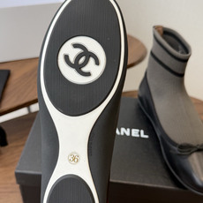 Chanel26ss袜子乐福单鞋 这款鞋是 chanel专柜超级火爆香奶奶老爹系!!!上脚真的显高显腿长! 一定要入手一 Chanel26ss袜子乐福单鞋 这款鞋是 chanel专柜超级火爆香奶奶老爹系!!!上脚真的显高显腿长! 一定要入手一
